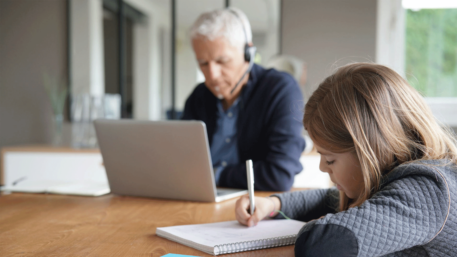 equilibrar tiempo teletrabajo hijos casa